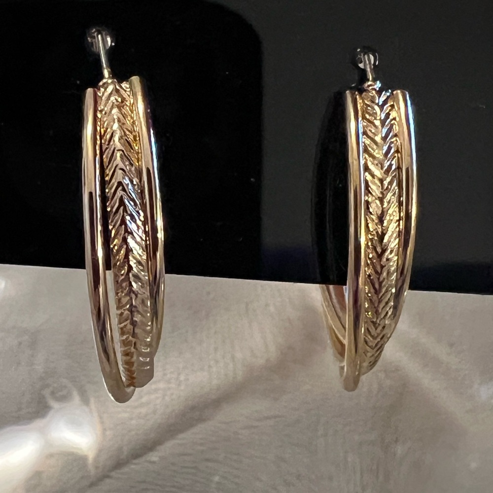 Ava & Aiden Gold Hoop Earrings 1.5”